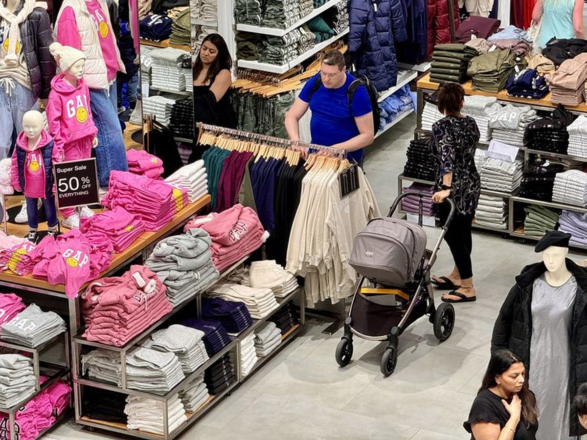 UAE retailers unveil massive 11.11 Singles Day sales with up to 80% off – Gulf News