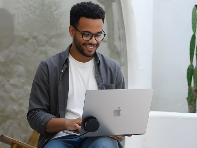 Satechi OntheGo 7-in-1 Multiport Adapter