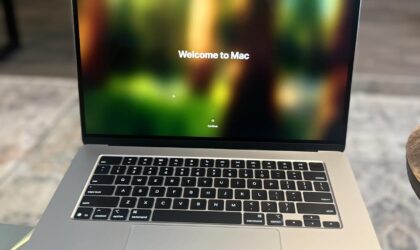 Apple 2025 MacBook Air 15-inch