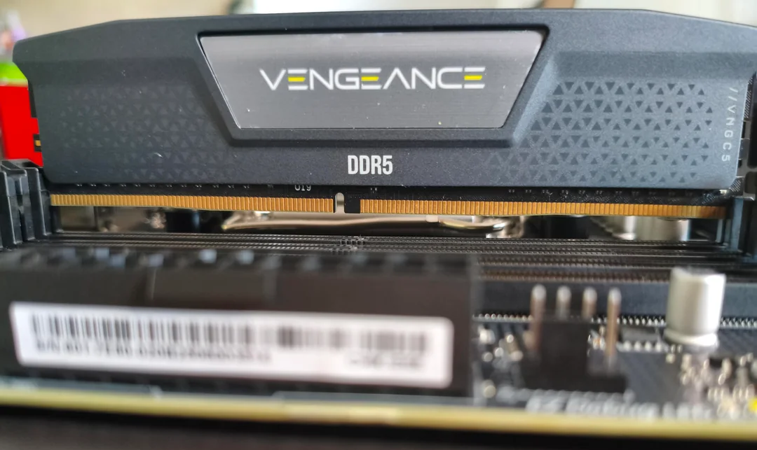 DDR5 stick swapped with DDR4