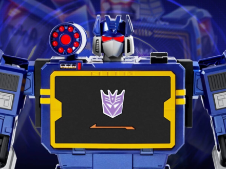 Robosen Flagship Soundwave Auto-Converting Robot