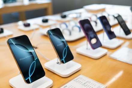 Cyber Monday deals: iPhone 15, 16 and MacBook Pro hit lowest UAE prices, 6 more top offers – Gulf News