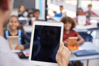 UAE Teachers: ‘Schools Fuelled Screentime Crisis, But Phone Bans Miss the Point'&hellip – SchoolsCompared.com