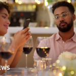 Is phubbing ruining your relationship? Here's how to fix it – BBC
